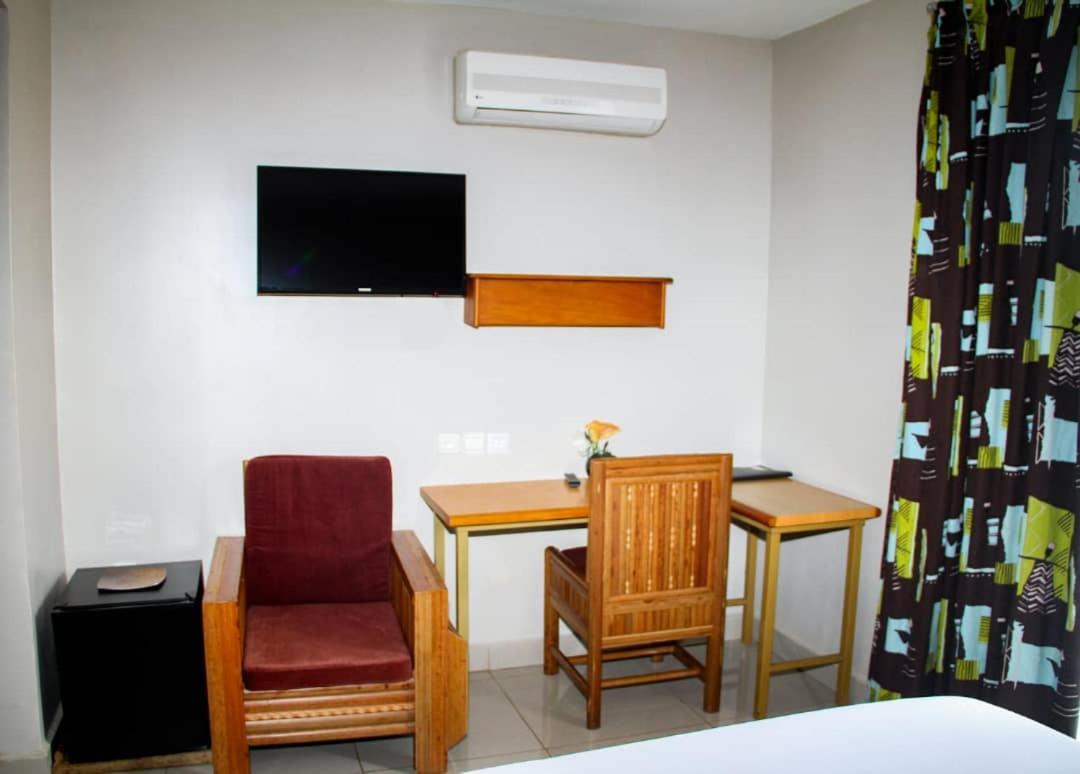 Congress Hotel Yaoundé Екстериор снимка